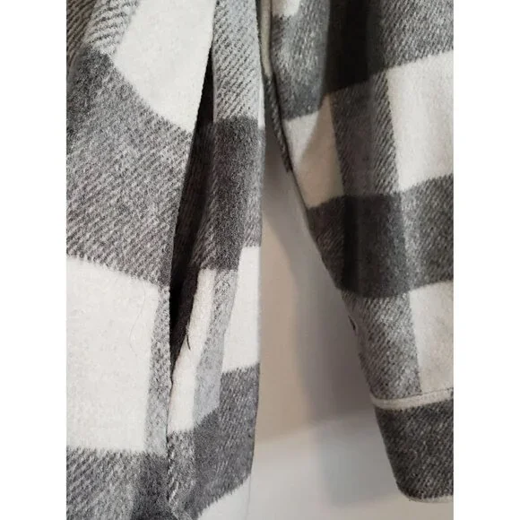Gray and White Oversized Shacket Size M - Picture 7 of 13